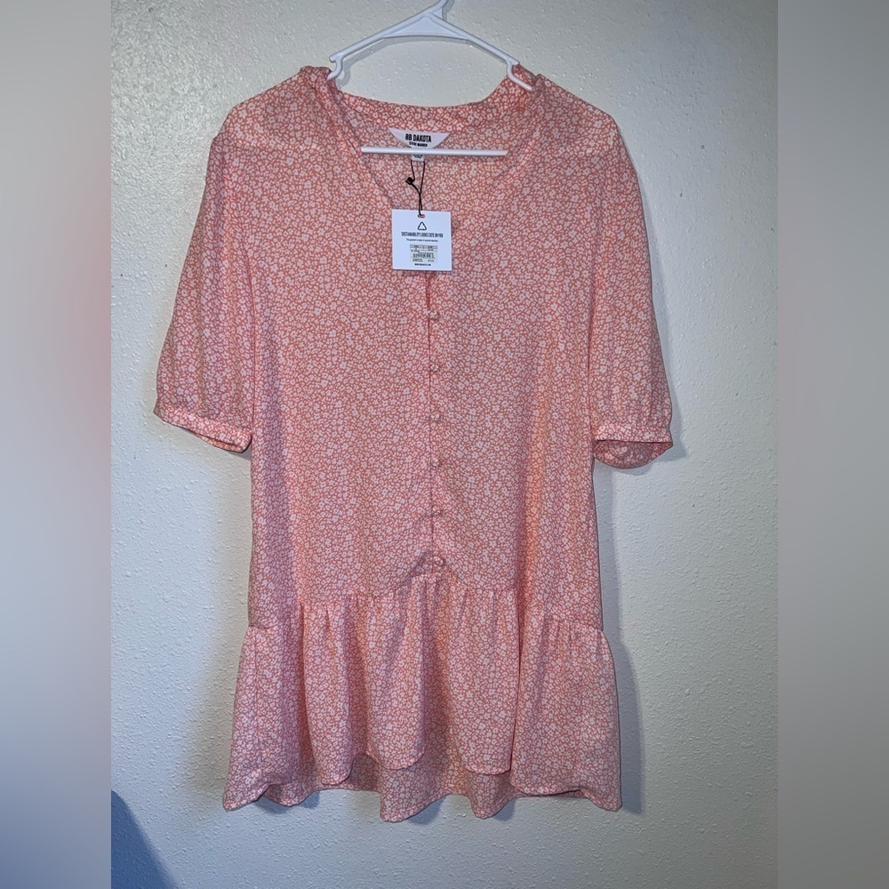 BB Dakota Coral Floral Blouse